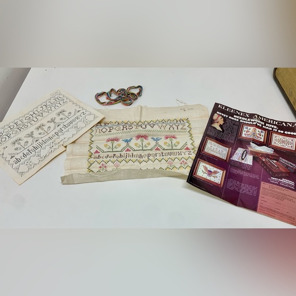 1971 Vtg Kleenex Americana Paragon Alphabet Numerical Sampler Needlepoint Kit - Picture 1 of 9